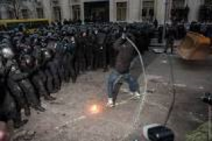 LES GOUVERNANTS OCCIDENTAUX SONT-ILS ADULTES ?